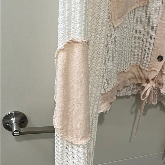 POL: Lightweight Waffle Knit Hooded Button Cardigan in Cream & Blush - Picture 4 of 9